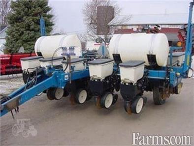 1997 Kinze 2000 #planter ⬇️ 6x11 double frame, 3000 series interplants & hitch, liquid fertilizer, electric pump & double disc openers, listed by Born Implement: usfarmer.com/planting-and-s… #USFarmer #Kinze #OhioAg #FarmEquipment #USAg #AgTwitter #FarmMachinery #Plant23