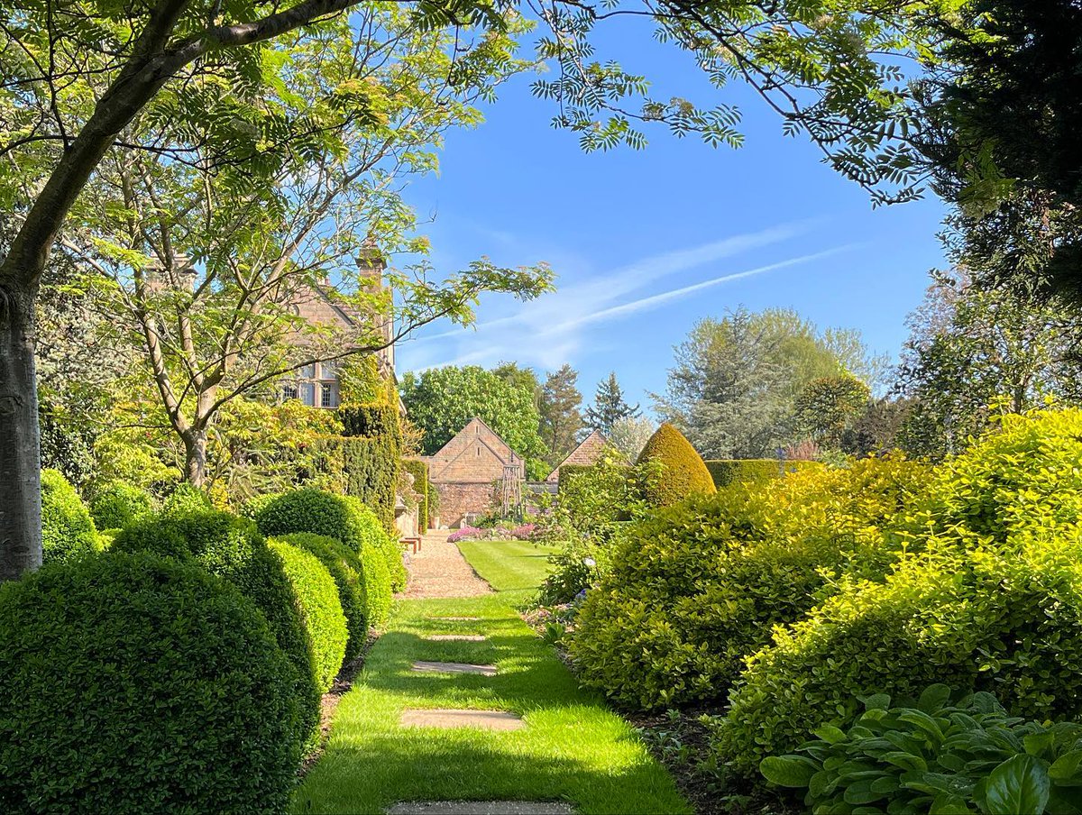 FischersBaslow's tweet image. Another beautiful day! ☀️
We look forward to welcoming our guests for a wonderful weekend filled with warm hospitality, sunshine and unforgettable moments. 🥂 We love to see your visits so please do tag us #FischersBaslow

#WeekendBreak #FineDining #BaslowHall #PeakDistrict