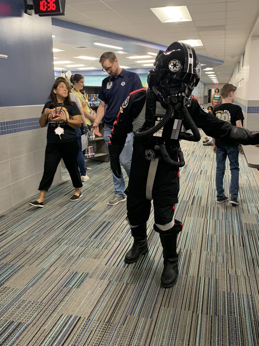 @LemmKISD is seriously the coolest school ever!!! Let’s just say I was in full nerd mode when I saw these coming down the hallway! BEST LAST DAY EVER! @KleinISD @starwars