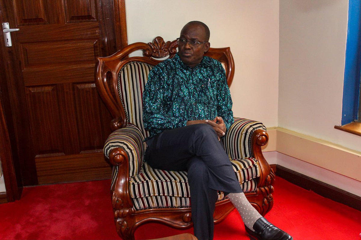 Glad to have received a specially designed specimen currency Memorabilia from senior managers of <a href="/CBKKenya/">Central Bank of Kenya</a>  of Kenya during their courtesy call to the Nairobi Liaison office. The meeting also discussed possibility of automating services to the Counties.