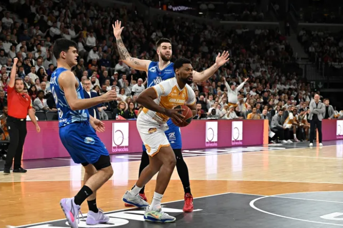 Presque 7.000 places déjà vendues pour la demi-finale des play-offs d'Orléans Loiret Basket mardi soir au CO'Met ! larep.fr/orleans-45000/…