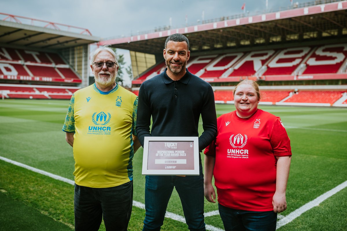 Wonderful to see former Ireland midfielder Steven Reid pick up the Inspirational Person Of The Year Award from Nottingham Forest where he coached following his playing career. Stephen is a well being coach for professional sportspeople. Well done lad! 👏☘️