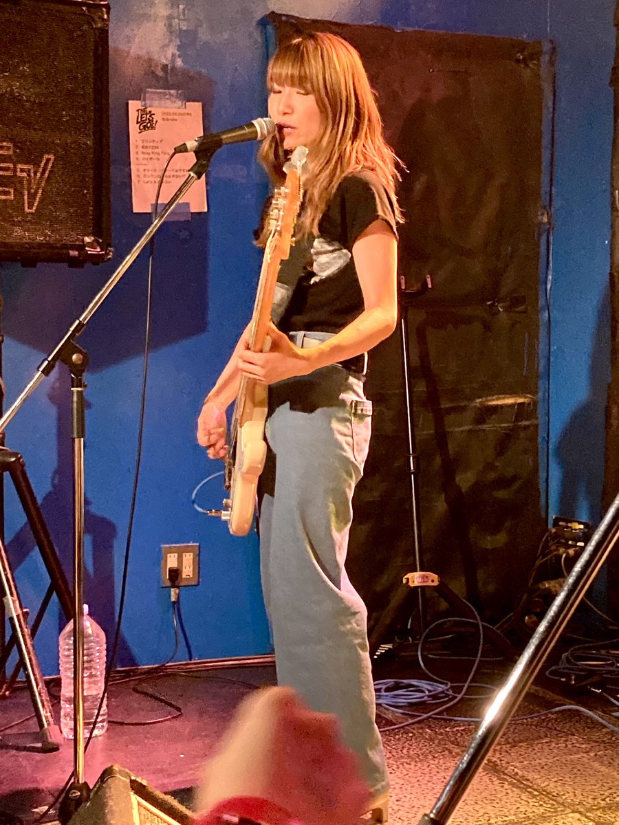 760Mugitar's tweet image. ちょっとお久しぶりのレッツゴーズ。
COCOちゃんオリジナルのレゲェマスター、なんか音が良くなってる気がした。このギターに熟れてきたんだろね。良いバンド。
#LetsGos #レッツゴーズ #難波Mele 
#Meleのグッズかわいい