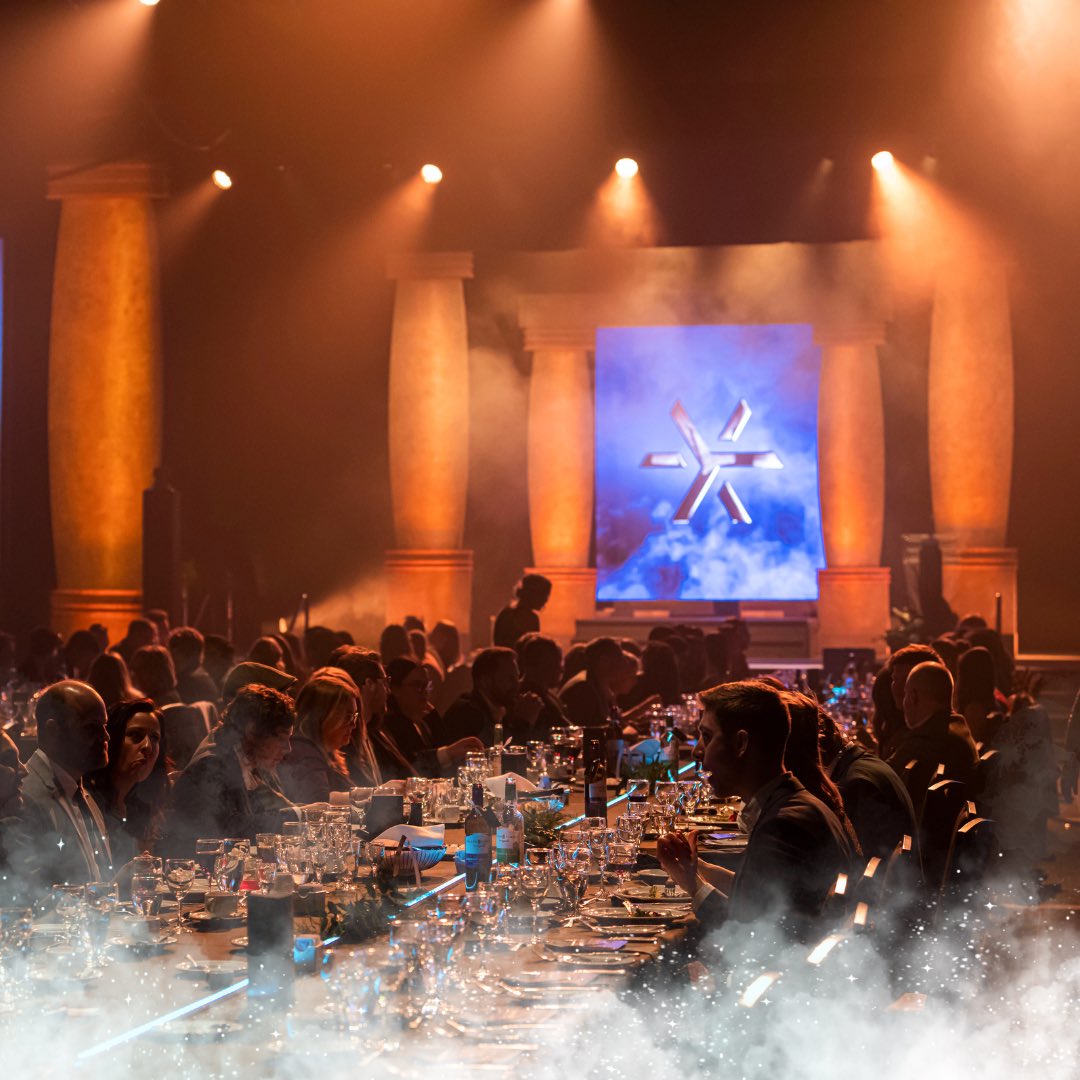 Site6Events's tweet photo. When a group of creatives get together…This is where the magic happens! After 3 years of virtual and hybrid events, we were SO excited to take the 44th Annual ACE Awards back to LIVE again with the amazing co-chairs @larissakho and Michele Fowler. https://t.co/9TsJfmd9TI