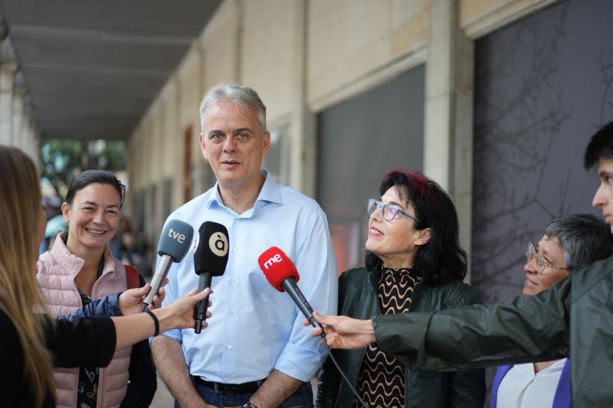 💜❤️El candidat Illueca ha recolzat a Podem-EU Castelló l'últim dia de campanya.

👉 Subratlla que Podem-EU és imprescindible per a reforçar el govern d'esquerres a Castelló.

➡️ Demana més pes per reforçar les polítiques d'habitatge i sanitat.

🗞️ castellonplaza.com/illueca-subray…