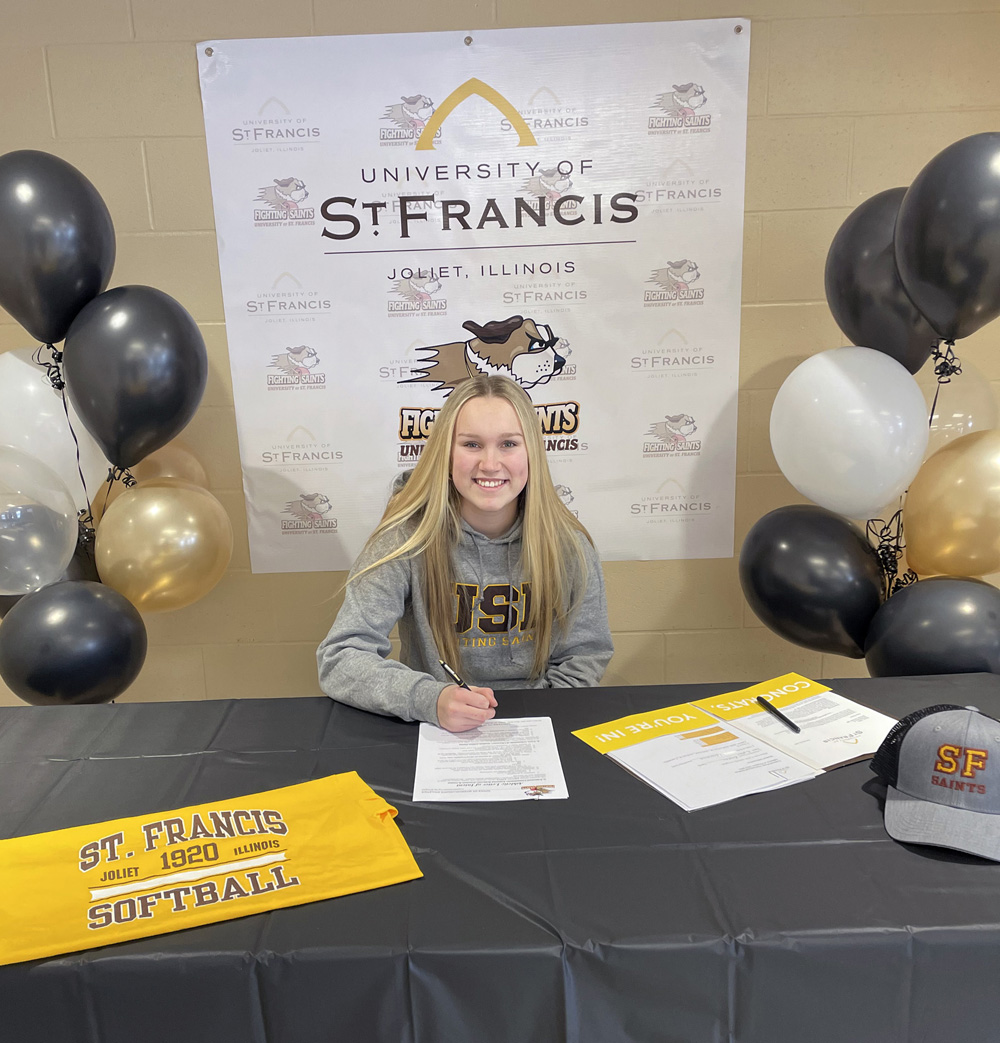 MitchAdvocate's tweet photo. Mitchell teen earns softball scholarship to Chicago area school
https://t.co/sQC0xAZa3m https://t.co/lEyBTUg4SF