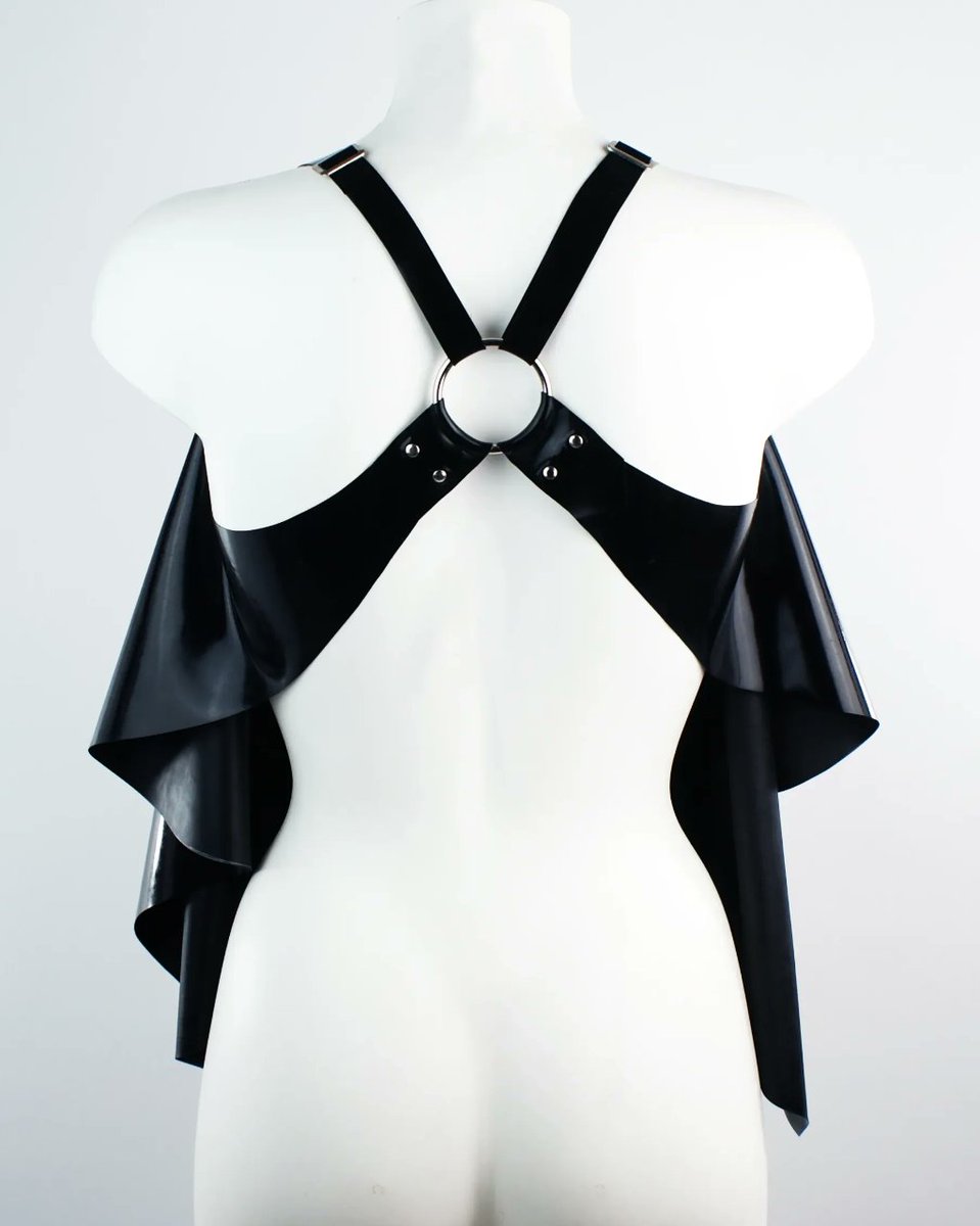 When you just want to drape yourself in more #latex

#postfetish #gummi #blacklatex #latexfashion #darkstyle #latexphotography