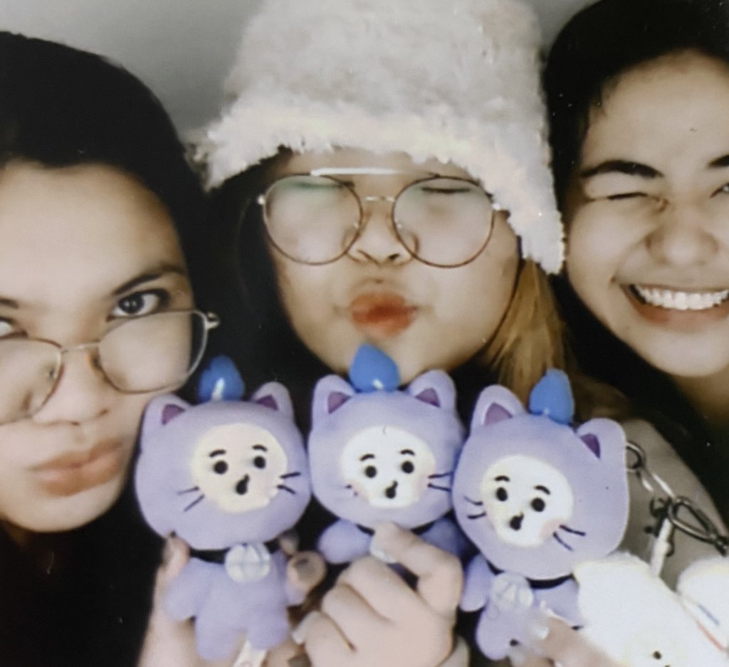 luvshyunsahi's tweet photo. happiest birthday buntit/sakit tyan/sexbomb ria @hyunsukbestboy_ π₯Ήπ«Άπ» isa ka sa mga tamang desisyon ko sa buhay kahit ang gastos mo maging kaibigan >< see you kasi alam kong magkikita tayo kasi pipilitin natin, i love you & enjoy!!π #SexbombRiaDay #BenteDos https://t.co/bGeSQANFJB
