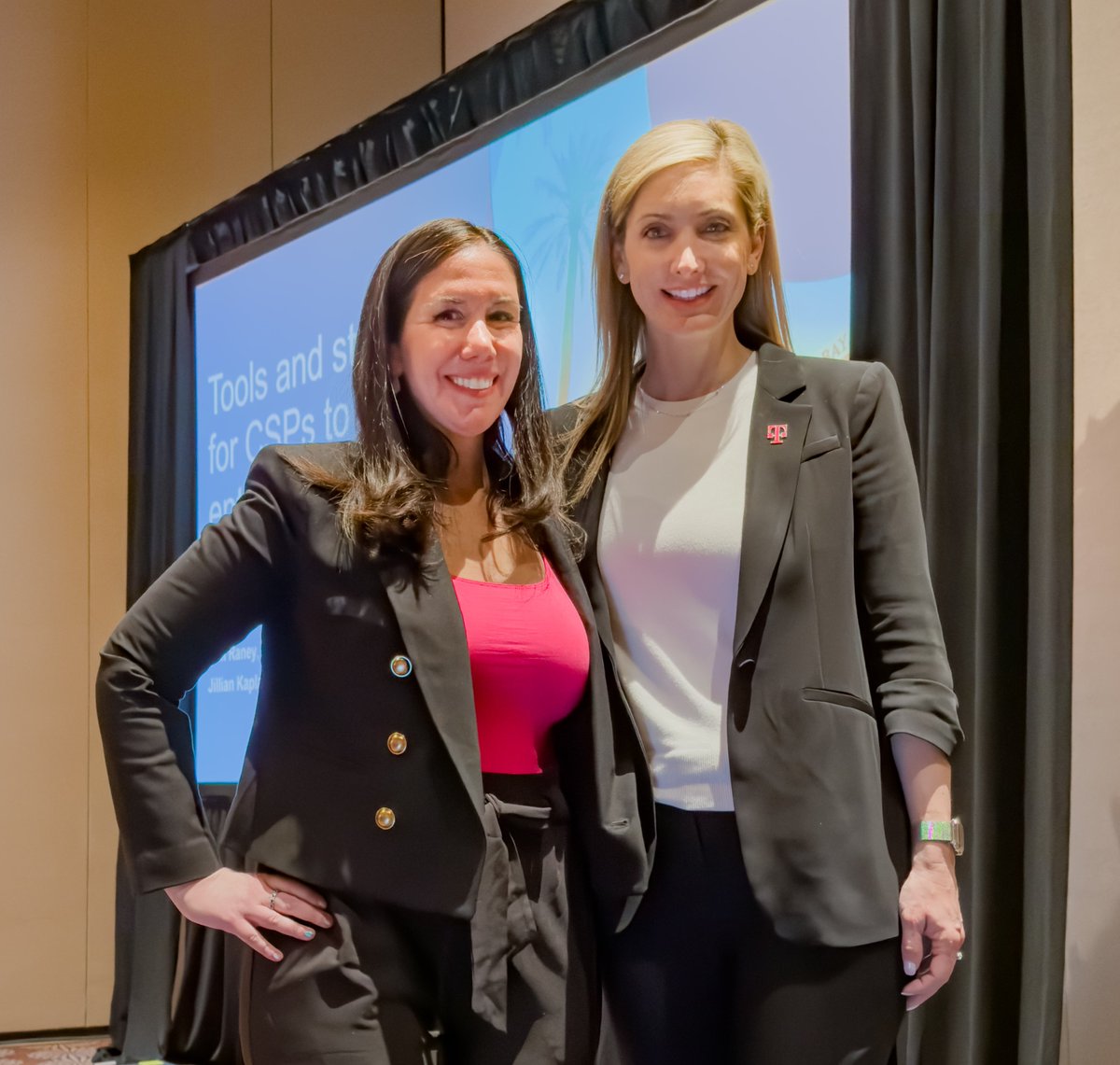 Had an amazing time at #DellTechWorld! 👏🏻 Joined an empowering #WomeninTech Panel where we discussed promoting #WomeninTechnology. Also talked about more customer PoC's at the #5GHub – so exciting! Grateful to <a href="/DellTech/">Dell Technologies</a> for the partnership &amp; inspiration 💡
