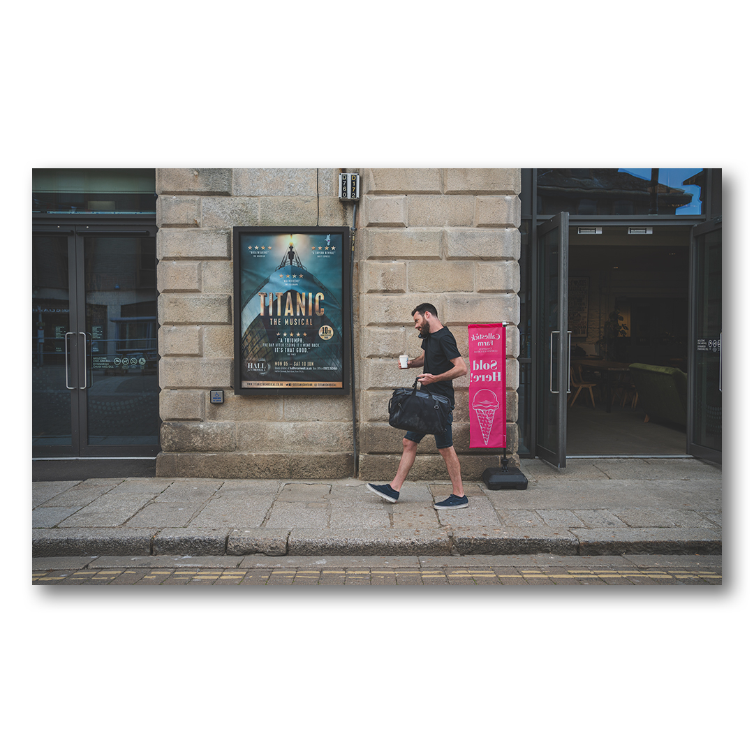 HudsonSwan2's tweet photo. 'Two hands are not enough...'
#streetphotography #streetlife #city #urban #citylife #candid #people #cornwall #streelife #urbanphotography https://t.co/Cn0iYkMNyZ