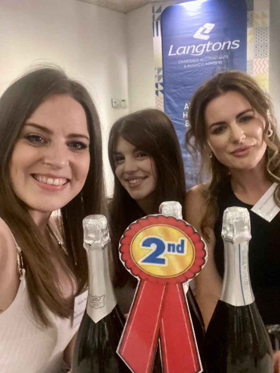 ProLiverpool's tweet photo. Nobody was more surprised than us when we got 2nd place at the @LangtonsPS Quiz in @OhMeOhMy_Liv last night!
Thanks to @poke_marketing for support us with their the excellent general knowledge 👏
#BusinessLiverpool #NetworkingLiverpool https://t.co/CBmrNgUaj5