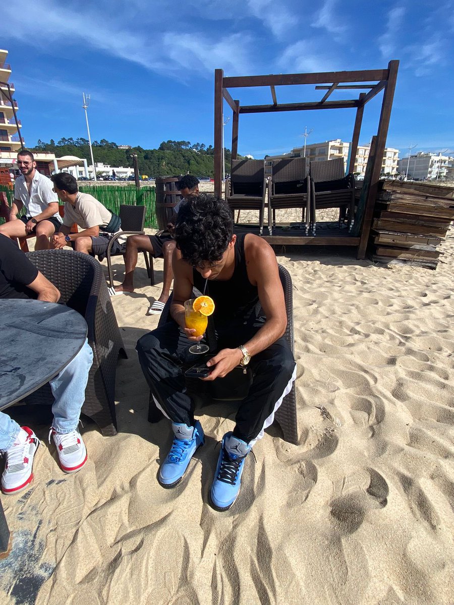 vascoogmartins's tweet photo. live my life as a thug until the day I die https://t.co/LauHFrkCIw