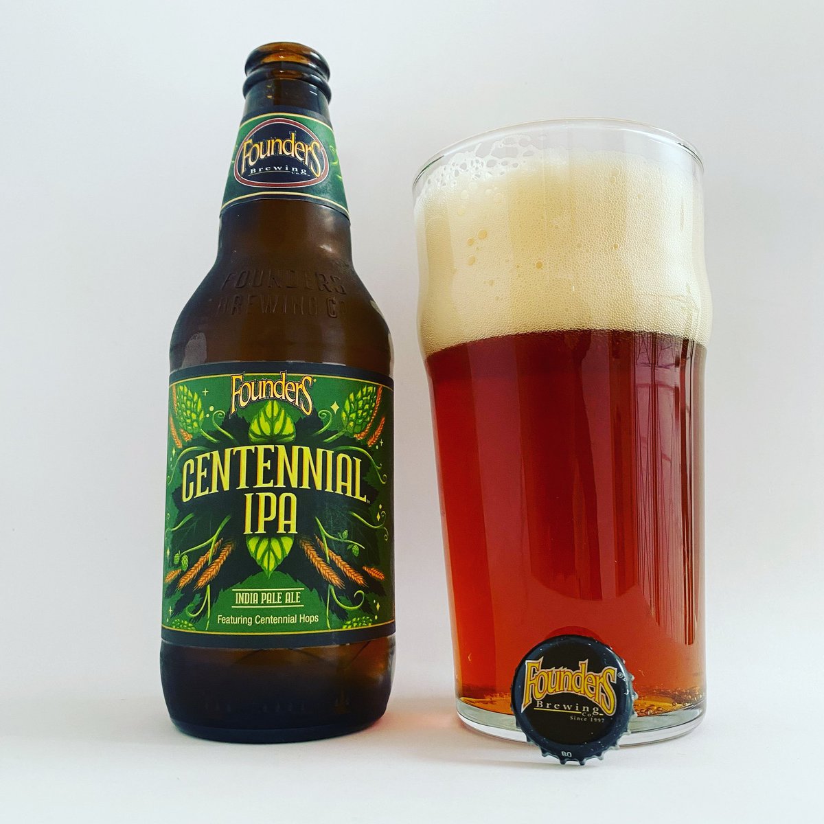 La Cerveza del Viernes: Centennial IPA
Style: American IPA
Alc. 7,2% Vol. 44cl. IBU’s 65
Brewery: @foundersBrewingEs
#Michigan #USA

<a href="/RedStripeRocco/">🌴😎RedStripe🇯🇲🍺 Rocco - OIIIIIIIO</a> <a href="/MoissPrieto/">Moisés Prieto</a> <a href="/Polish_Beer/">Polish Beer</a> @BrendaGott <a href="/HopticalA/">Hoptical</a> <a href="/PSevera/">Pablo Severá Pastor</a> <a href="/Pep_tf/">Josep Trepat Font 🎗️</a> <a href="/GAMF2/">GAMF📷®️</a> <a href="/ManvsAle/">👤Man vs Ale🍺</a> <a href="/badhopper/">Jason Hopper</a> <a href="/Guayaquil_beer/">CervecerodeGuayaquil</a> <a href="/Just4BeerLovers/">Just For Beer Lovers</a>