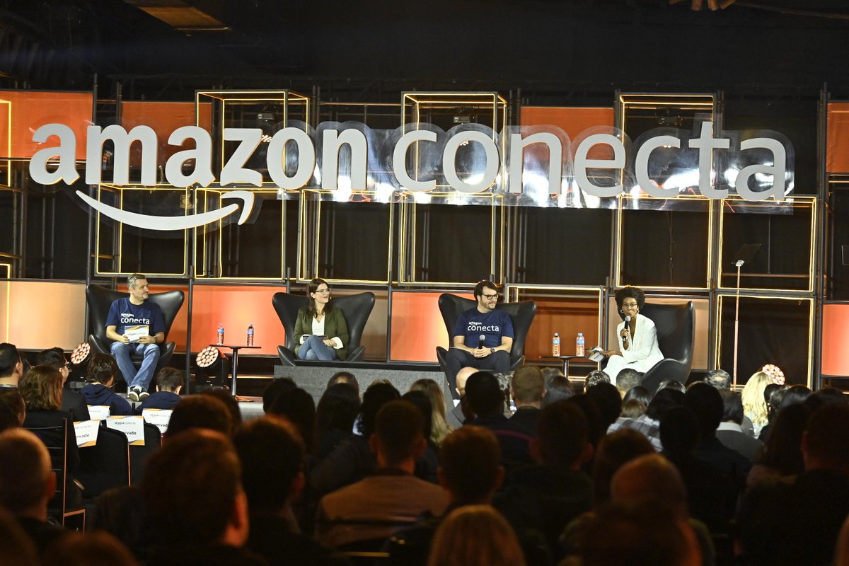AmazonBrPolicy's tweet image. Foi com muita alegria que realizamos a terceira edição do #AmazonConecta no Brasil, nosso evento para ajudar empreendedores, pequenas e médias empresas e vendedores parceiros a expandir seus negócios e conhecer os diversos programas e benefícios oferecidos pelo nosso marketplace!