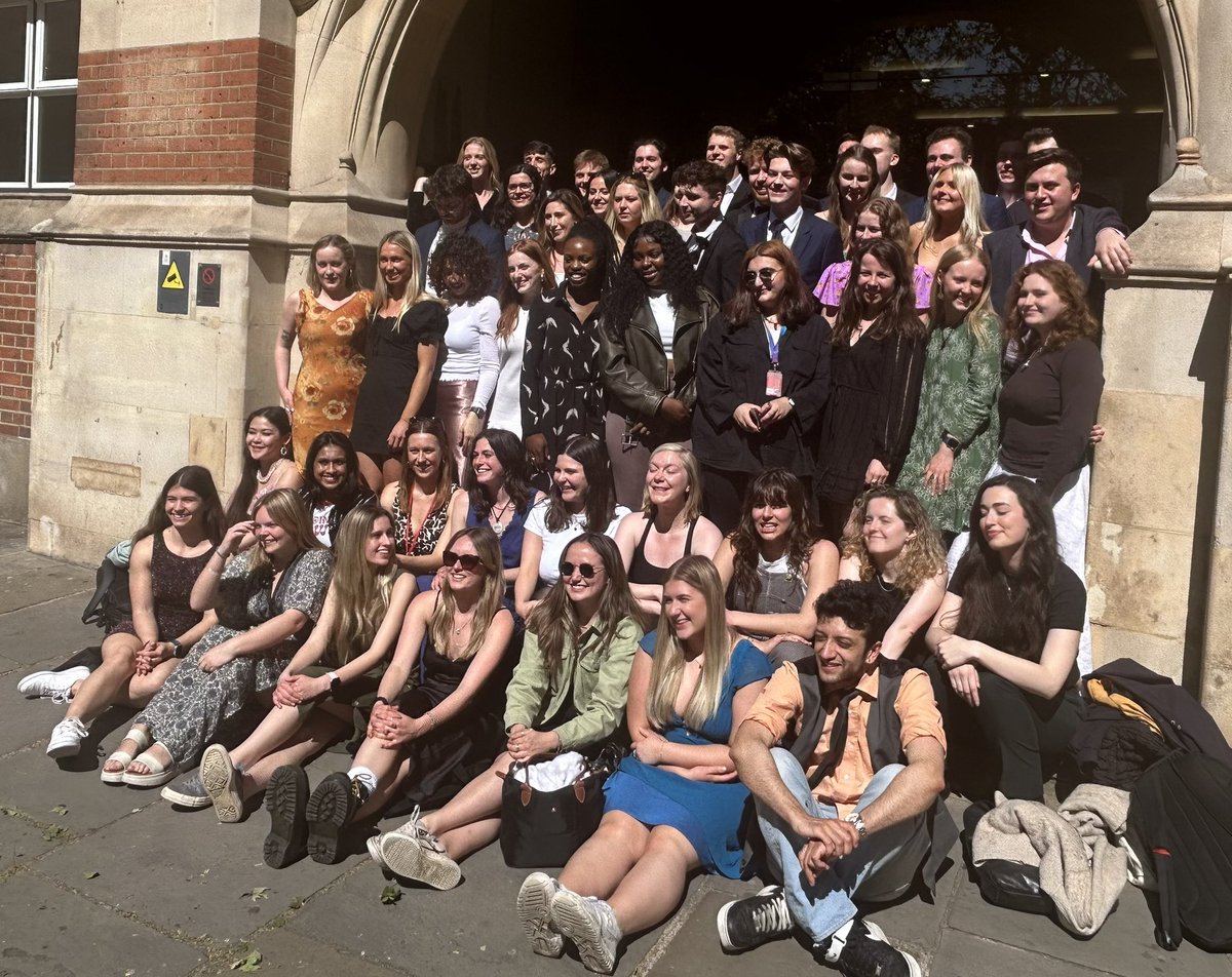 LloydWatsonTV's tweet image. End of course photo for a talented group of journalists at City, University of London. Big futures await. Happy to have played a small part in those careers. Good luck.
