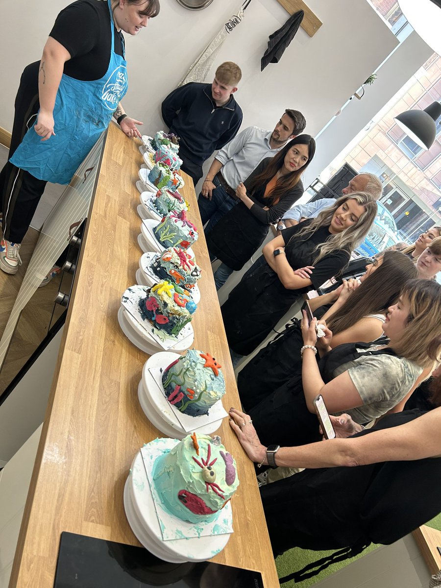 A day of mixed abilities,on the 1 hand, had unexpected compliments from HHJ +several co def counsel on my closing speech,compared with 👇..made by me earlier,for them to try-(joint effort to master art of baking+decorating!),i was 0.5 of the baking duo,genuinely tried so hard!😂