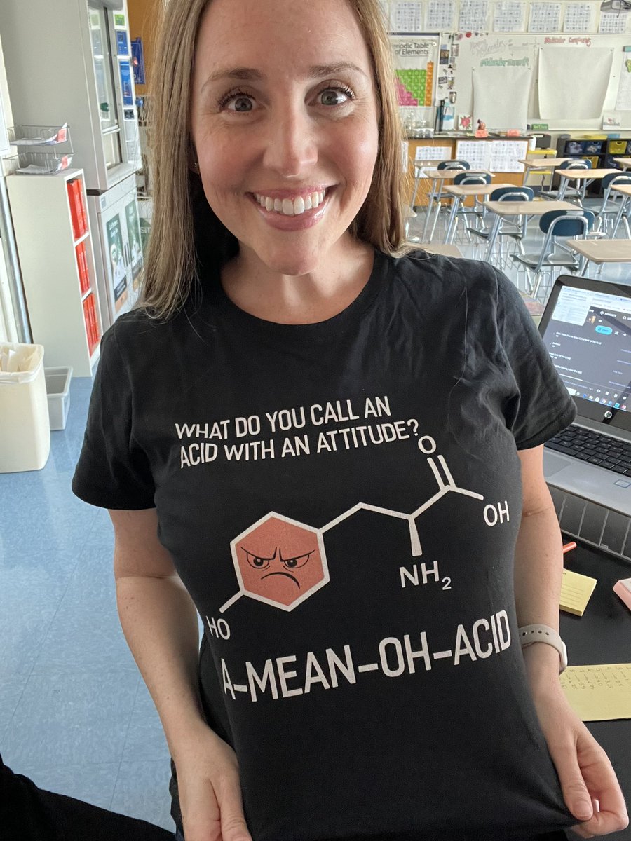 Todays #nerdytshirtfriday is in honor of the section of biology I have on my schedule next year 🥰 🧬 ❤️ 🔬 🧫 #DominiakScienceAttack