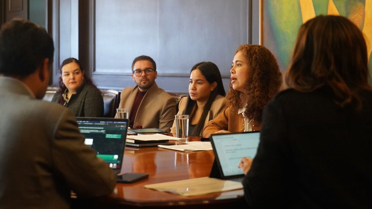 MincienciasCo's tweet photo. “Es fundamental la articulación con @MinAgricultura para implementar soluciones basadas en ciencia, tecnología e innovación, para la optimización de la productividad del campo colombiano y así ser más eficientes en el uso de recursos y ayudas a la agricultura”: @YeseniaOlayaR. https://t.co/tEkPZ3tpeX