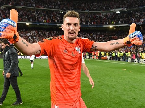 No se trata de ser necio y no saber marcar sus errores groseros con los pies. Simplemente se trata de no ser irrespetuoso con el tipo que nos salvó mil veces y nos salvará otras tantas, y que fue la figura de la copa más grande de todas. La noticia jamás tapará la historia.