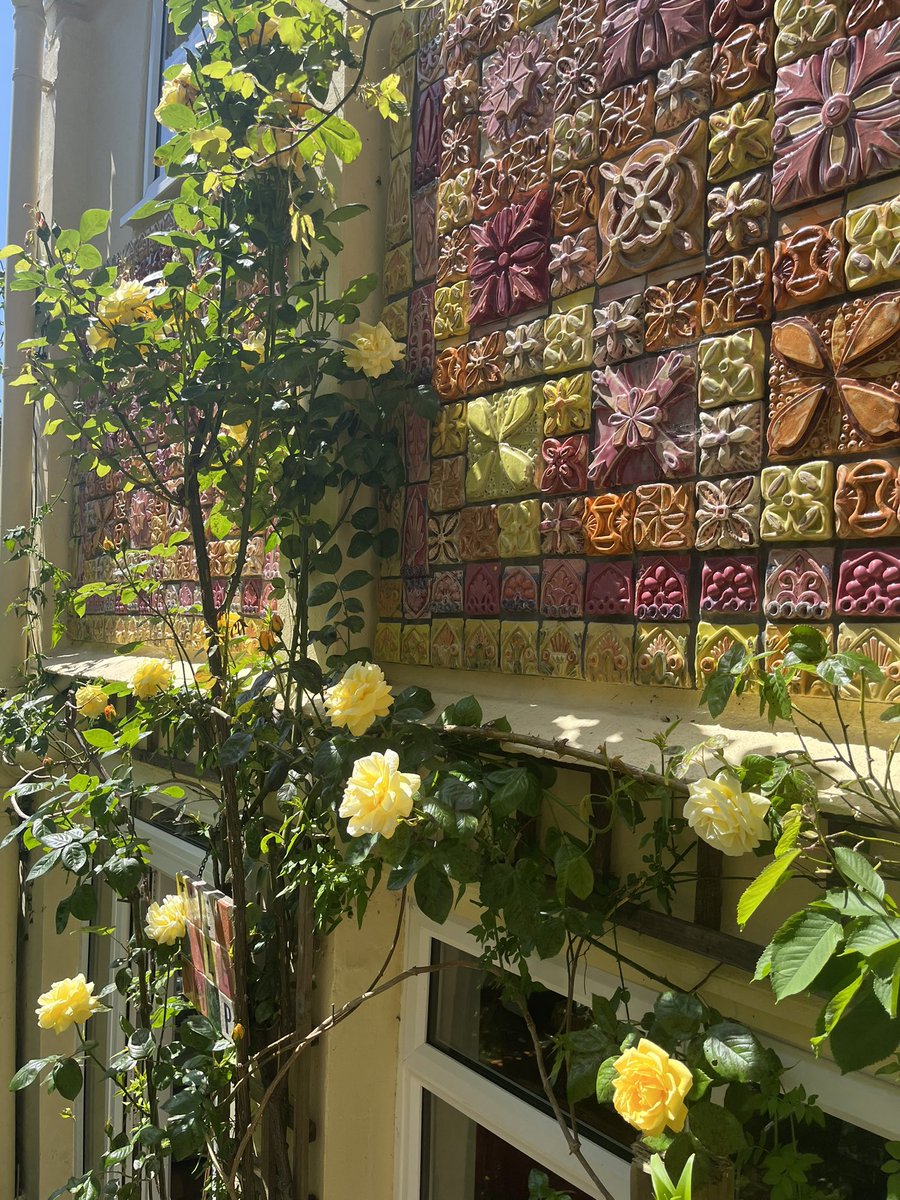 kayaplin's tweet photo. Last chance to visit #CeramicHouse this festival season! And it may be the last chance for a while. We are taking a break after this and don’t know when we will be opening again. Come & visit! Crossings is a stunning show and the garden is looking at its very best! @artistshouses https://t.co/csZES0N7Ln