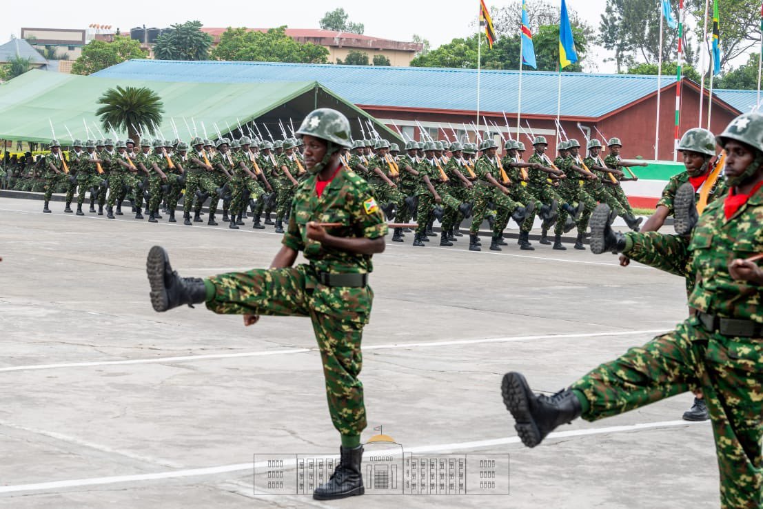 Ikiriho's tweet image. 🪖 #Burundi Ouverture solennelle de l&apos;année académique 2022-2023 à l’Institut Supérieur des Cadres Militaires (#ISCAM) ce vendredi 26 mai. Le commandant en chef des forces de défense et de sécurité, le Président @GeneralNeva a rehaussé les cérémonies