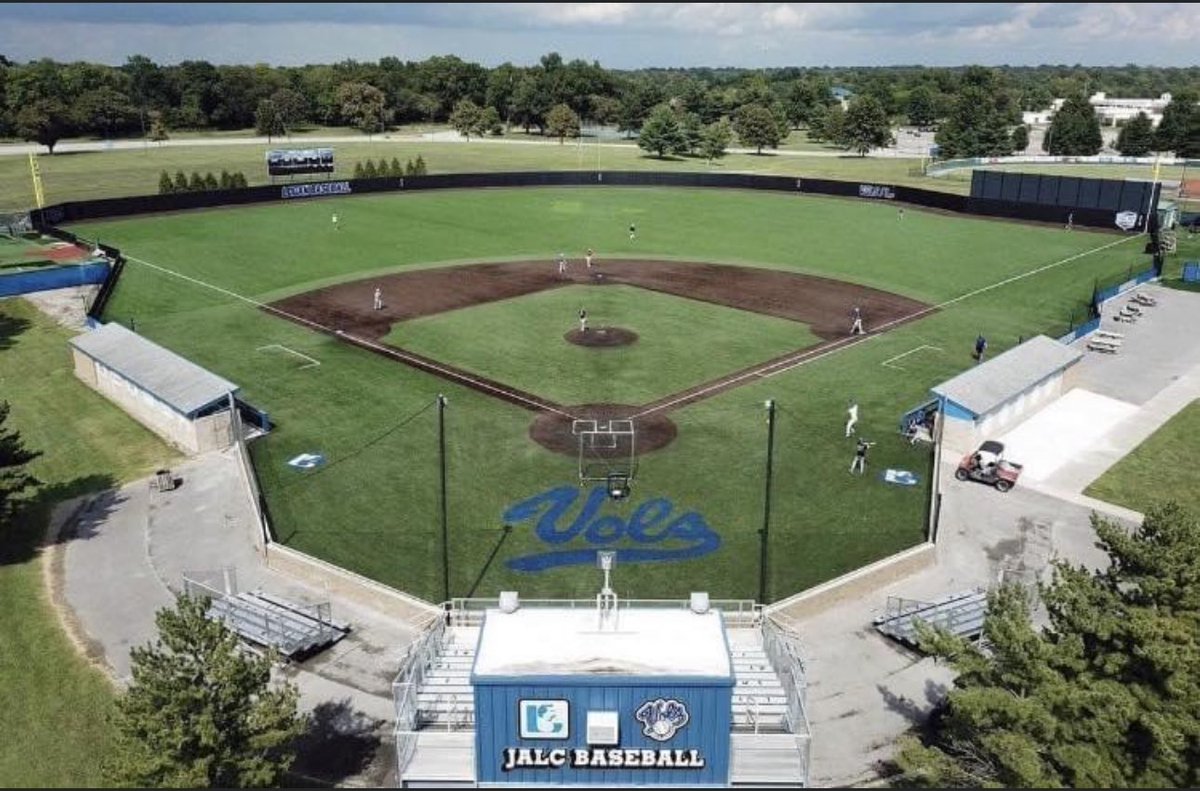 CMAC443591836's tweet photo. After I lot of thought, I have decided to further my athletic career at John A. Logan. I wanna thank God and everyone who has supported, taught, coached, and pushed me to be the best version of myself. GO VOLS!! @LoganVolsBsbl @MarshalsBsbl #Committed https://t.co/2Cq1ZlG1n1
