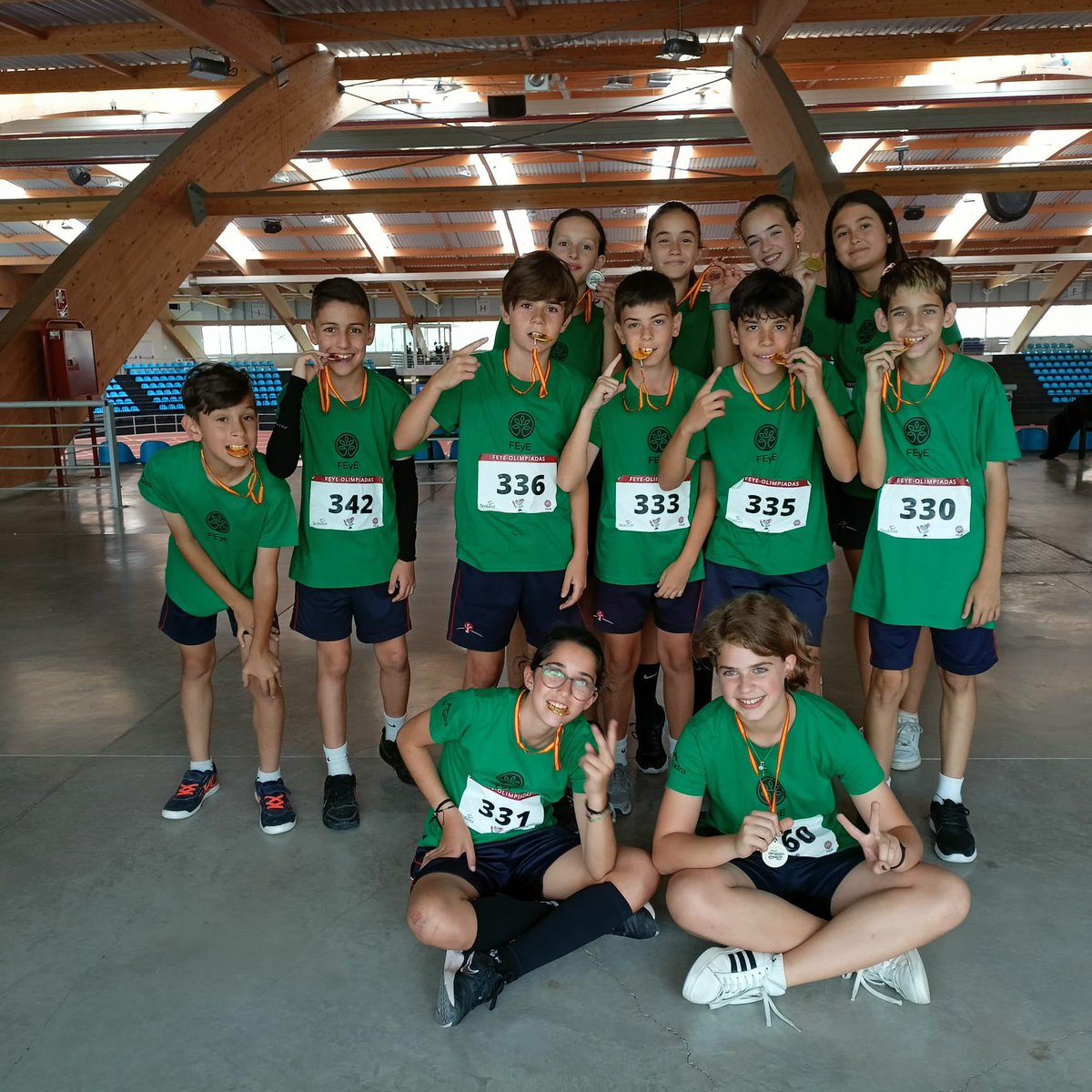 smp_feye's tweet photo. Enhorabuena por las medallas pero sobre todo por vivir la experiencia cómo lo habéis hecho, con esfuerzo, constancia y compromiso. #feyeolimpiadas2023 #levantate #LaProvi https://t.co/5wnWjouWKu