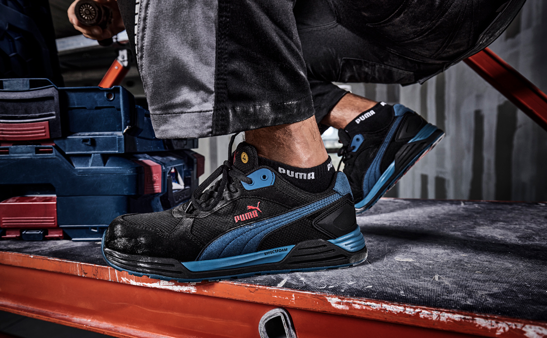 𝗦𝗶𝗰𝗵𝗲𝗿𝗵𝗲𝗶𝘁 𝗺𝗶𝘁 𝗦𝘁𝗶𝗹

Schluss mit klobigen #Arbeitsschuhen - <a href="/PUMA/">PUMA</a> setzt neue Massstäbe, indem sie Schutz, Komfort und modernes Design verbindet.

► Weiterlesen: bit.ly/45BG4td
► Newsletter abonnieren: bit.ly/3lYx13y