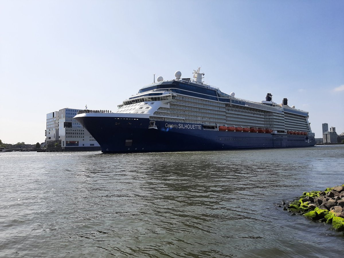 JonvdBerg's tweet photo. Celebrity Silhouette @noord_amsterdam @amsterdam_ij https://t.co/2KYdYDBHz8 https://t.co/und0Wqfkr3