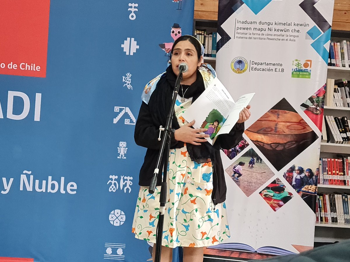 Alcalde_abb's tweet photo. Entrega libro "Kuybike pewenche gütram" será una herramienta que nos permitirá mantener nuestro pewenche kimün, gracias a los Educadores Tradiciones del territorio de #AltoBiobio y @CONADI_Gob por el apoyo. https://t.co/V2fqib3O8G