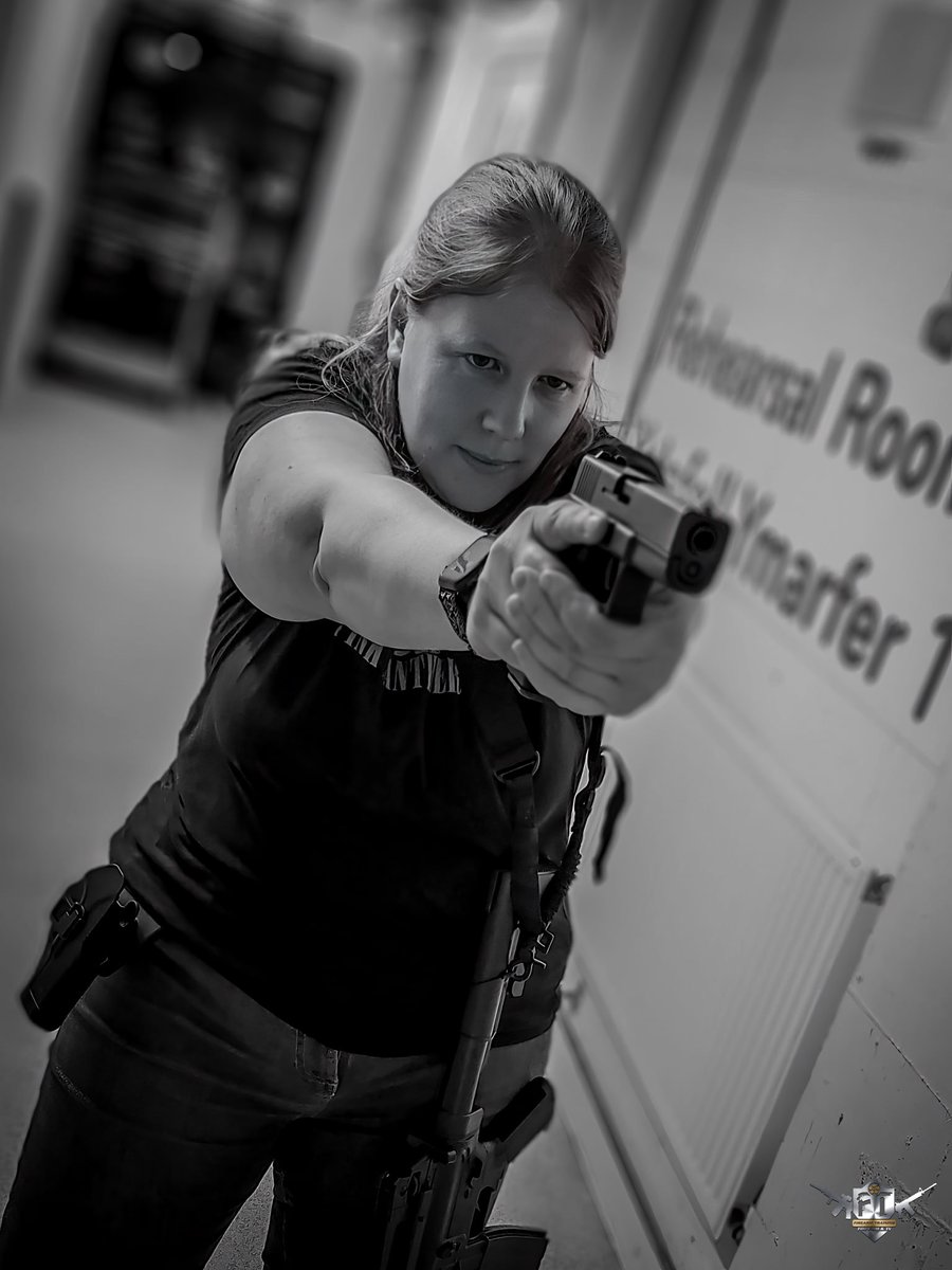 knibbler1's tweet photo. Had an awesome time on Wednesday learning about Firearm Safety for Theatre Film and TV. Thank you to the team for brilliant training and a great photo! #Cultcymru #FireArmSafety #Theatre #Film #TV https://t.co/DkDoTWjHYp