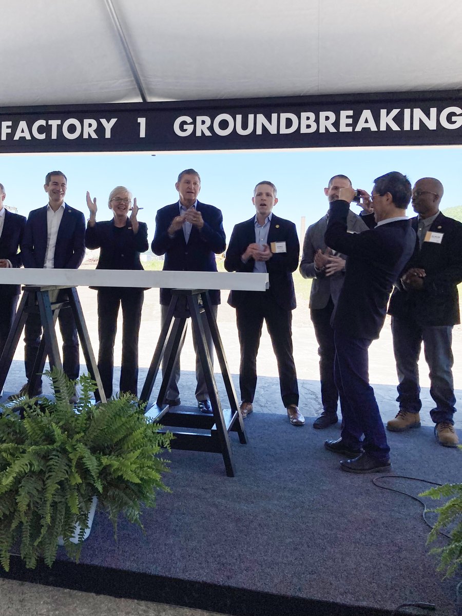Senator Joe Manchin (@sen_joemanchin) on Twitter photo BREAKING NEWS: Today <a href="/FormEnergyInc/">Form Energy</a> announced construction of its first high-volume, iron-air battery manufacturing facility in Weirton. This $760 MILLION investment, which is a direct result of the #InflationReductionAct, will carry on Weirton's proud steelmaking legacy. BREAKING NEWS: Today <a href="/FormEnergyInc/">Form Energy</a> announced construction of its first high-volume, iron-air battery manufacturing facility in Weirton. This $760 MILLION investment, which is a direct result of the #InflationReductionAct, will carry on Weirton's proud steelmaking legacy.