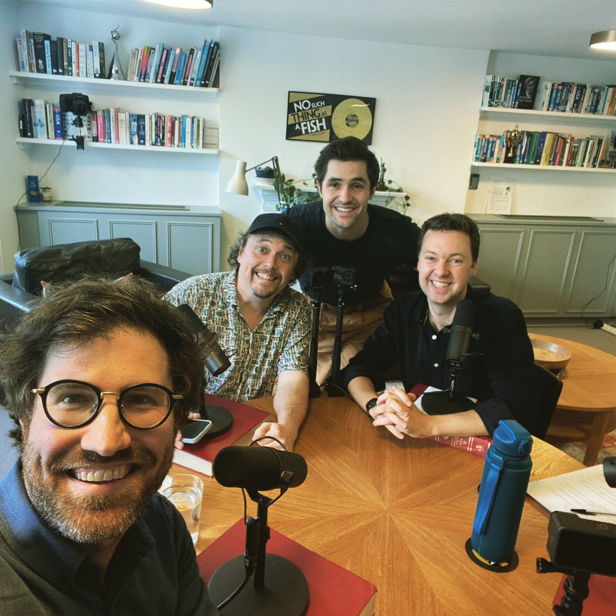 Dan Schreiber (@schreiberland) on Twitter photo Calling all Ted Lasso fans: joining us this week on Fish is fellow nerd, the mighty <a href="/phildunster/">Phil Dunster</a>
Listen to us all dorking out here: podfollow.com/no-such-thing-… Calling all Ted Lasso fans: joining us this week on Fish is fellow nerd, the mighty <a href="/phildunster/">Phil Dunster</a>
Listen to us all dorking out here: podfollow.com/no-such-thing-…