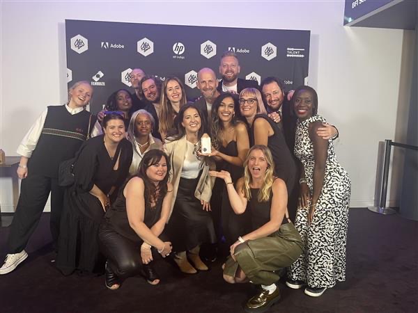 Our brilliant #HaveAWord @MayorofLondon work took home the prestigious white pencil @dandad award✏️ 👏
The campaign was based on insights by our behavioural scientists on how to tackle misogony. A well deserved award for this change making campaign! 

Congratulations #TeamOgilvy!