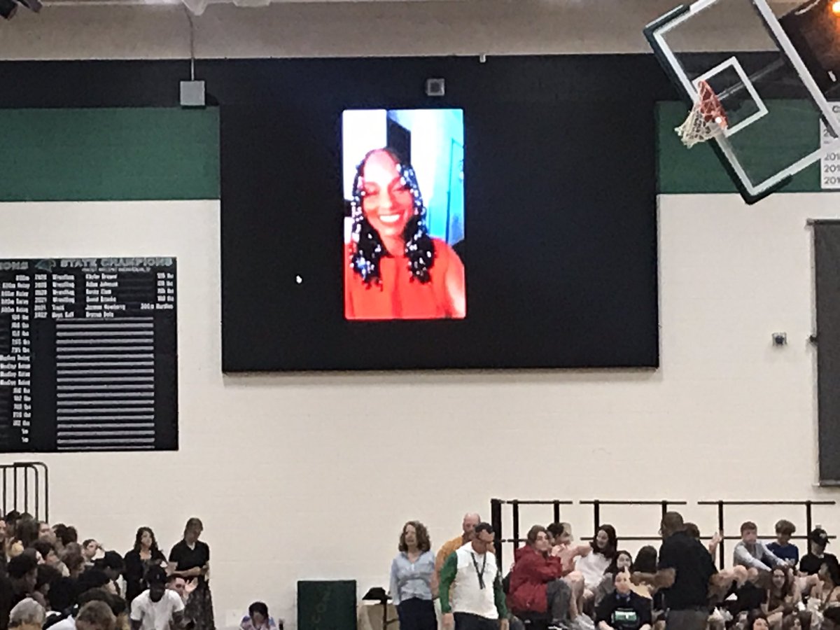 .<a href="/aliciakeys/">Alicia Keys</a> surprises Staley High School students and staff with free tickets and a trip to her concert in St. Louis. Keys said she was inspired by the school’s “Unity Walk” for classmate Ralph Yarl. <a href="/fox4kc/">FOX4 News Kansas City</a>