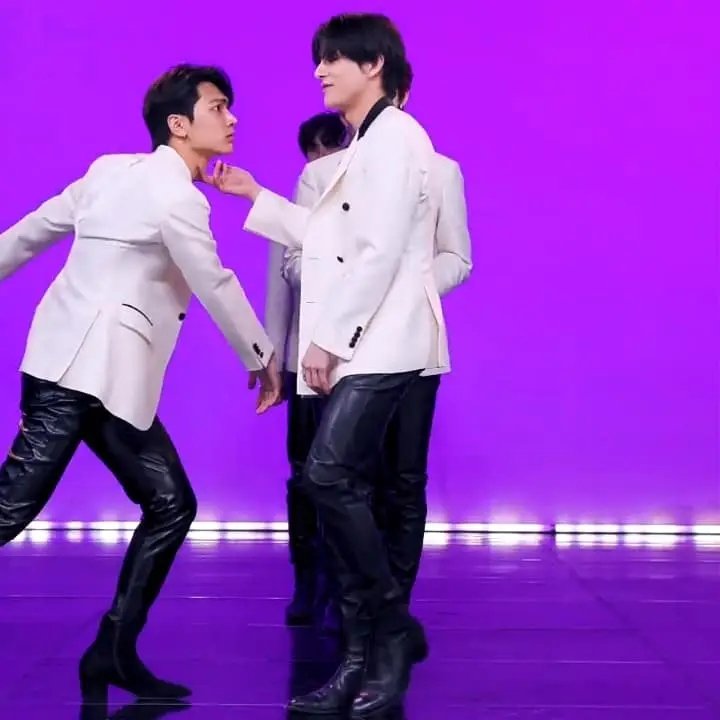 F_ENGINEFANDOMS's tweet photo. version without female dancers happy? https://t.co/4OW6V78dYm