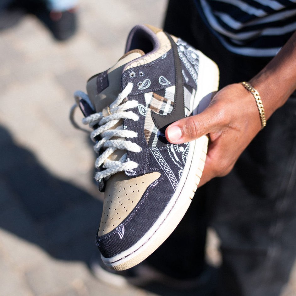 travis scott dunks restock