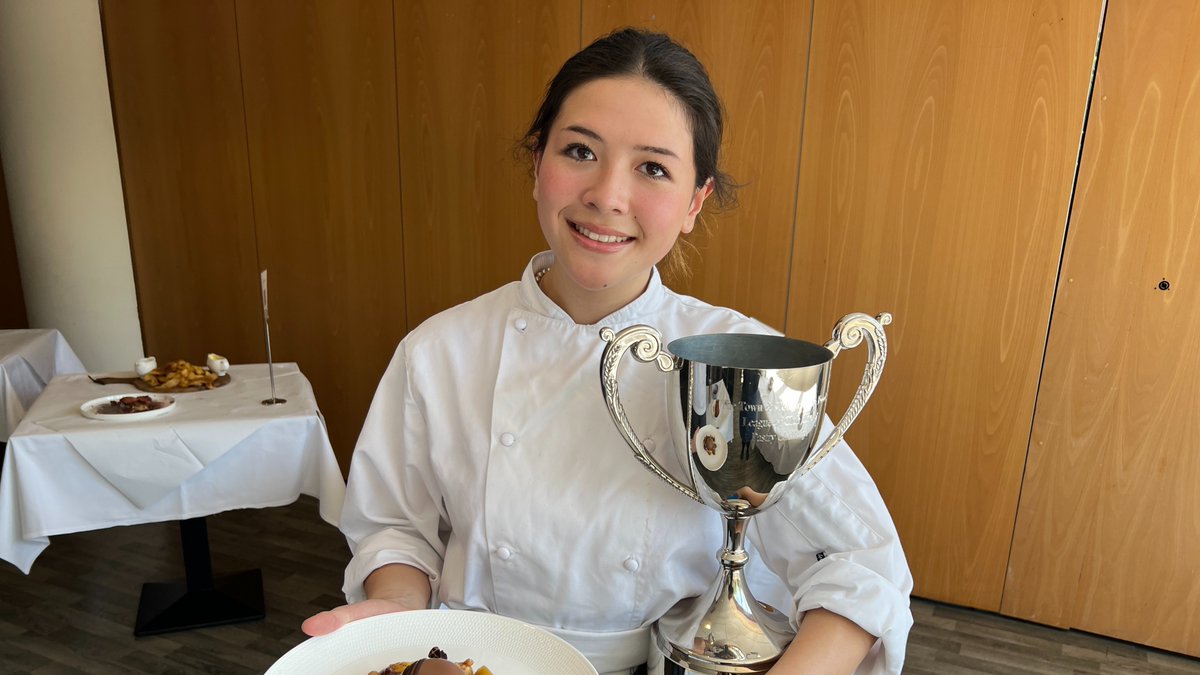 <a href="/westlondoncol/">West London College</a> was delighted to host League of Club Chefs’ Town+Country Fine Foods Pastry Challenge today. Winners #1 Mia Tang (17), Boodles #2 Lorna  Songhurst, White’s #3 Fern Lawrence, Garrick. Laural Taylor, RAF Club+Alessandro Molica,  Bucks were finalists
#pastry #cheflife