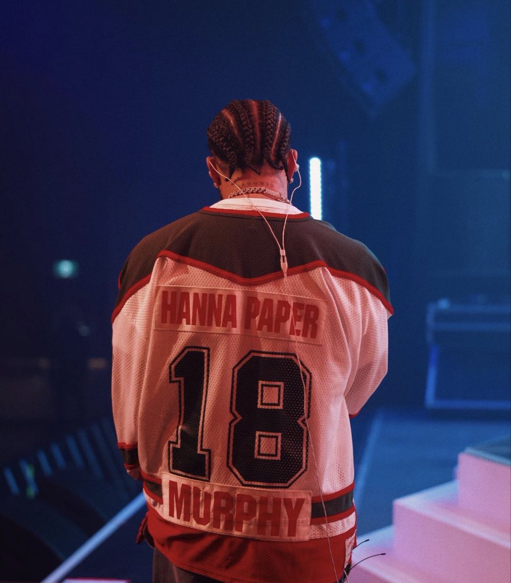 DrakeDirect's tweet photo. Homecoming https://t.co/2tMQV99L10