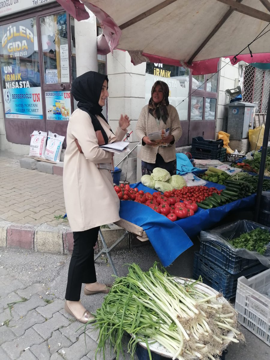 AK Parti İl Kadın Kolları Başkanımız Zeliha Erdoğan Bağcı,Yönetim Kurulu Üyeleri ve Emine Aktaş hanımın katılımlarıyla bugün Cuma Pazarında Cumhurbaşkanımıza destek istedik..
<a href="/zlherdoganbagci/">zelihaerdoganbagci🇹🇷🇹🇷</a> <a href="/AlimNuran/">nuran alim</a> <a href="/kubra4kardes/">Kübra Dörtkardeş</a> @Bayramburdur <a href="/profademkorkmaz/">Adem Korkmaz</a> <a href="/mustafaozboyaci/">mustafa özboyacı 🇹🇷</a> <a href="/okannhuseyin/">Hüseyin Okan</a>