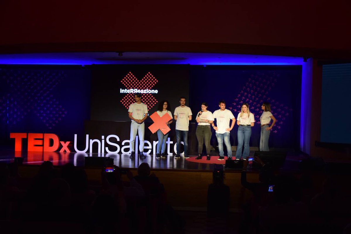 Si conclude tra i ringraziamenti degli organizzatori, la prima edizione del #tedxunisalento.

L'organizzazione ringrazia tutti e alla prossima edizione!

#interяeazione
