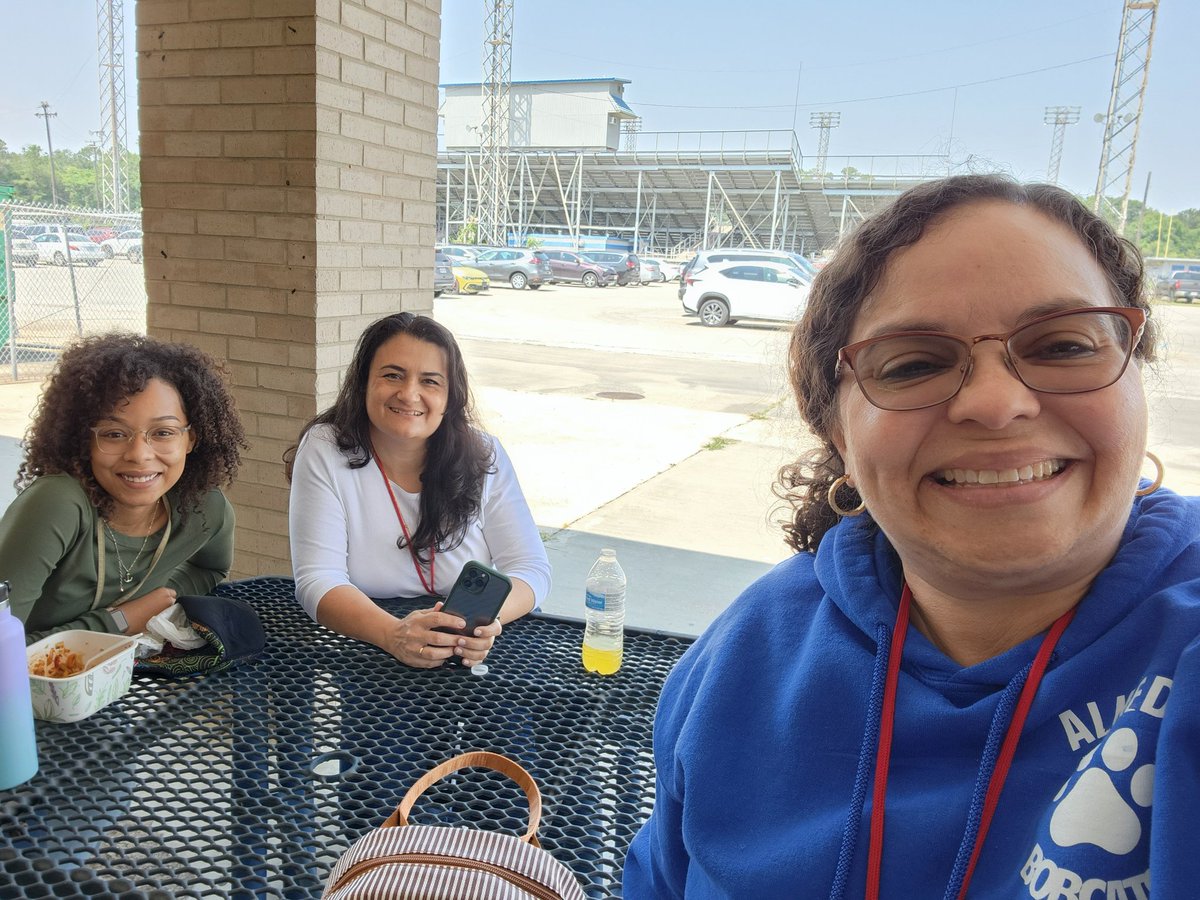 Anlyacosta's tweet photo. K-5 Math Eureka Teacher Launch Day 2 ✅️ @Almeda_Elem @msbowman7 @LozanoBeldy https://t.co/hO4oTd2TGP