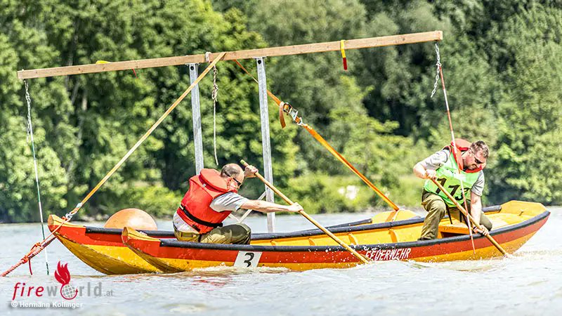 FireWorldAT's tweet photo. Oö: Kampf um Gold 2023 am "Schreibtisch" und am Wasser in Linz - 
https://t.co/cCH29LNA3K https://t.co/KiPmR3LQnM