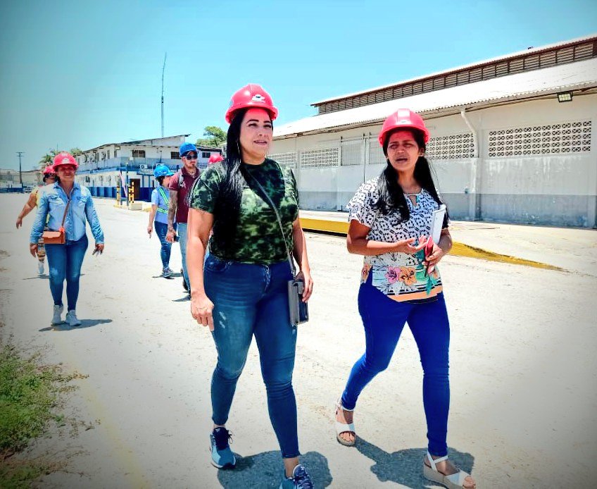 AngelimarPrez2's tweet photo. A toda marcha, seguimos fortaleciendo la gran gestión 2023 de nuestro Gobernador Sucrense @GPintoVzla y el Presidente @NicolasMaduro 🚩

#SiempreJuntoAlPueblo https://t.co/fsNIM0AdRx