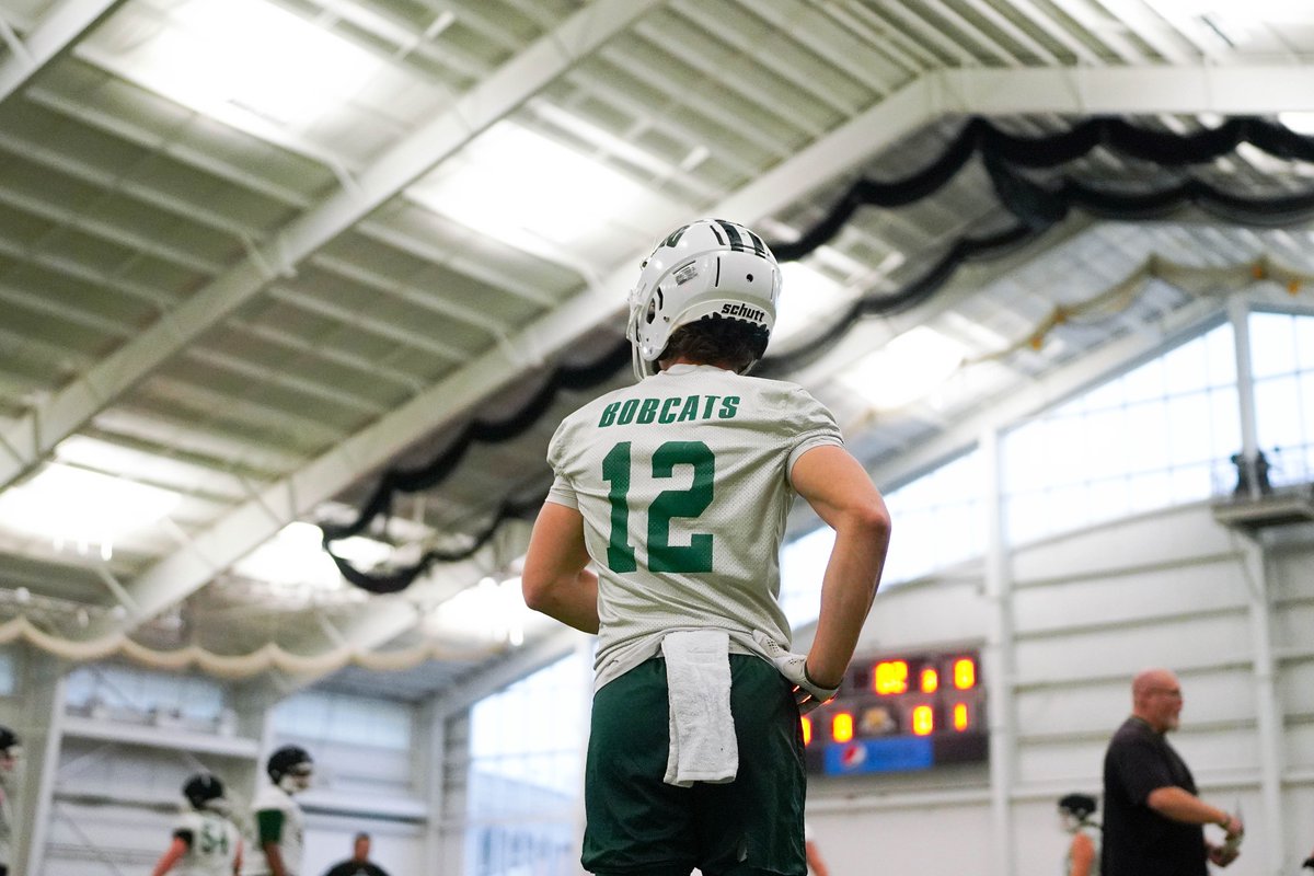 OhioFootball's tweet photo. 11 Ohio Football student-athletes earn Athlon Preseason Honors ⬇️ 

READ MORE: https://t.co/4xZxo32mVo https://t.co/3xvYCFk2OL