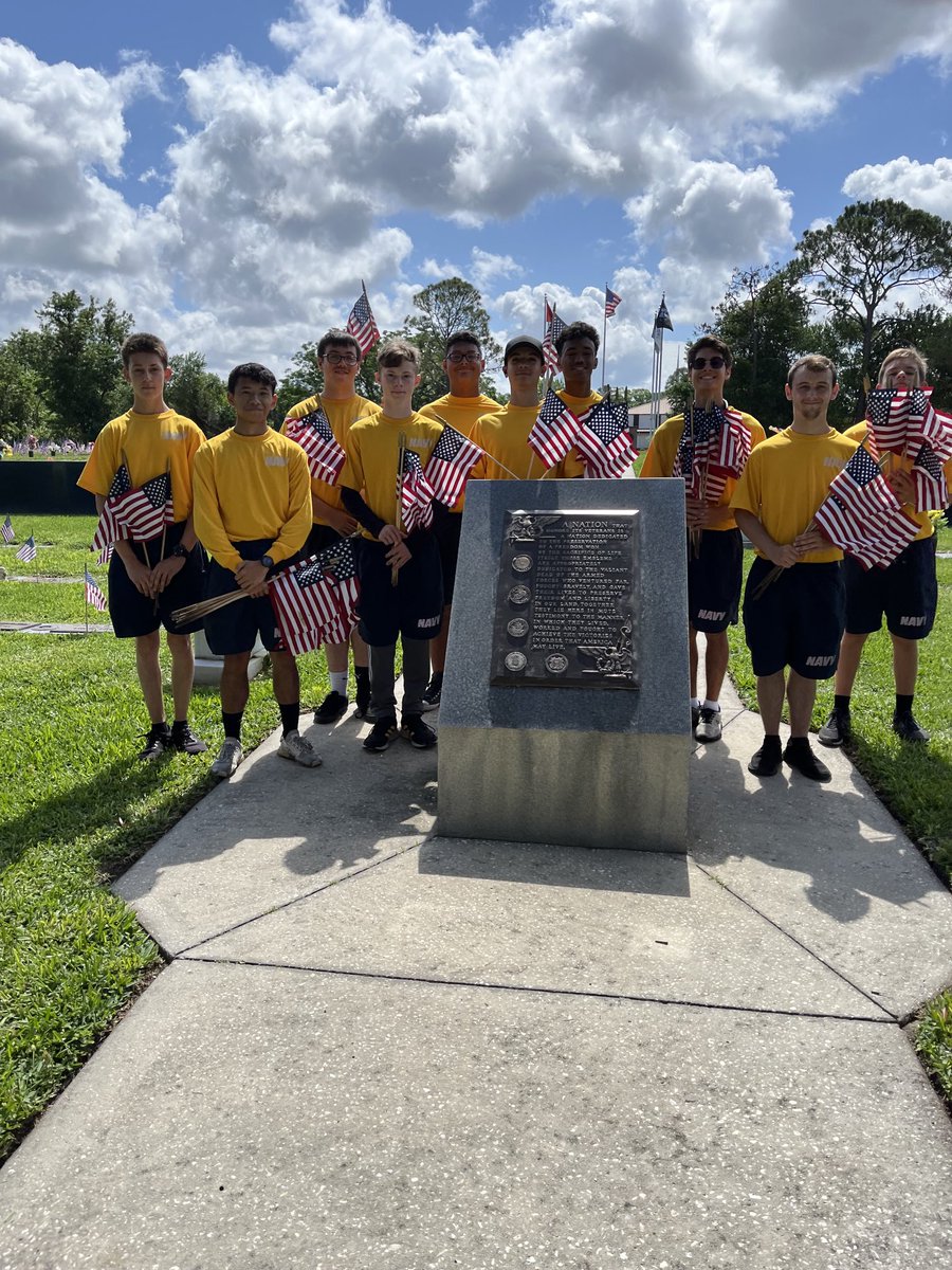 mc_jmcguire's tweet photo. The cadets at Gulf High placed flags on the graves of veterans at Meadowlawn cemetery in preparation for their Memorial Day cemetery. 2 cadets helped an elderly lady find a grave she was looking for. Way to go BUCS! ⁦@gulfhighschool⁩ https://t.co/9H8zCpecY4