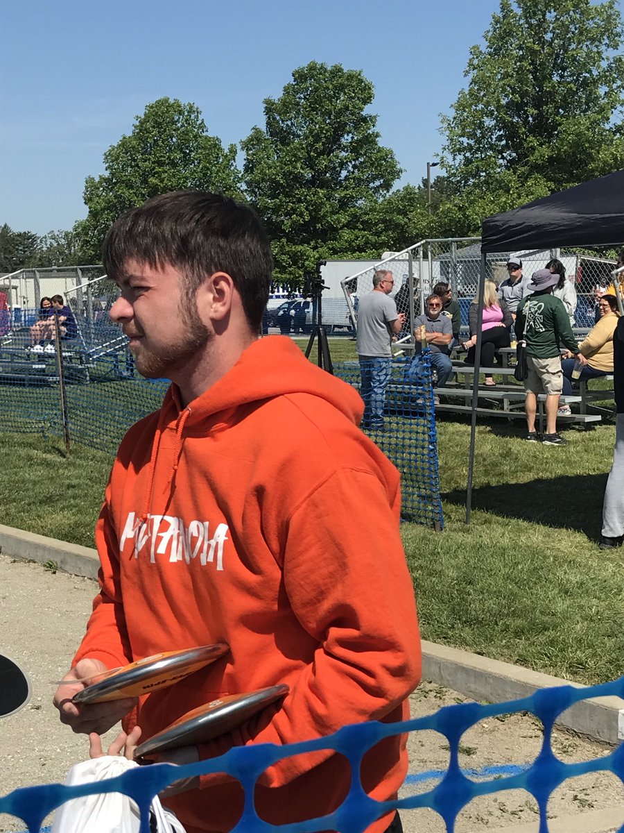 TrackSalem's tweet photo. Both to finals of discus! Cole’s 3rd throw out him in! https://t.co/sWmalXq2HA