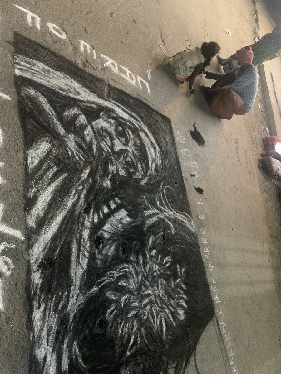 JsivaUrbantranz's tweet image. Just stumbled upon this impressive black and white sketch near Ashok Nagar metro station. The artist's work speaks to me, evoking a sense of suppression. Can anyone else decipher its meaning?#Art #Sketch #ImpressiveWork #Suppression #chennaistreetart @UpdatesChennai @chennaicorp