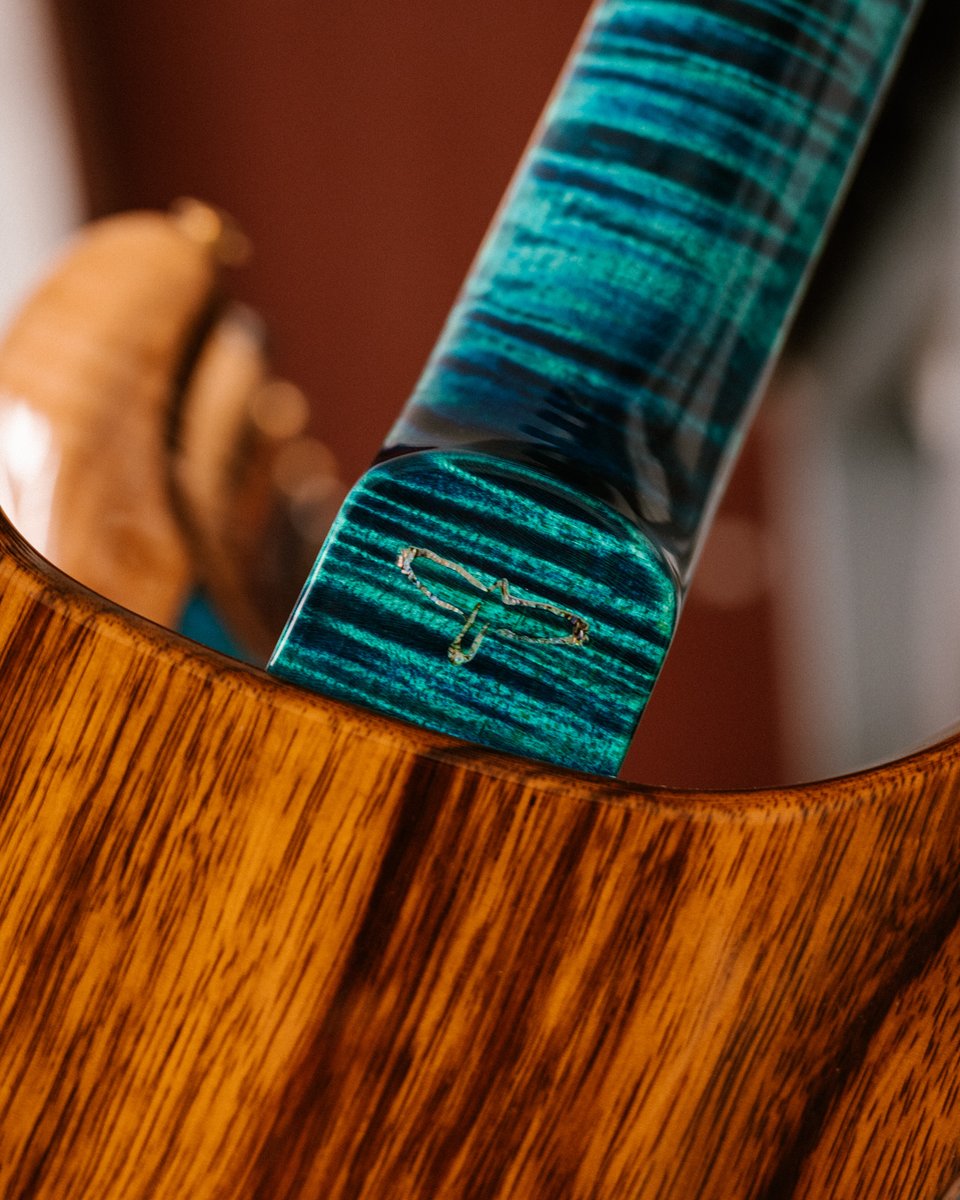 prsguitars's tweet photo. A wavy Laguna Dragon's Breath to start off your weekend. 🌊 Have a swell #privatestockfriday! 🏄‍♂️ https://t.co/L2AbW9uxXK