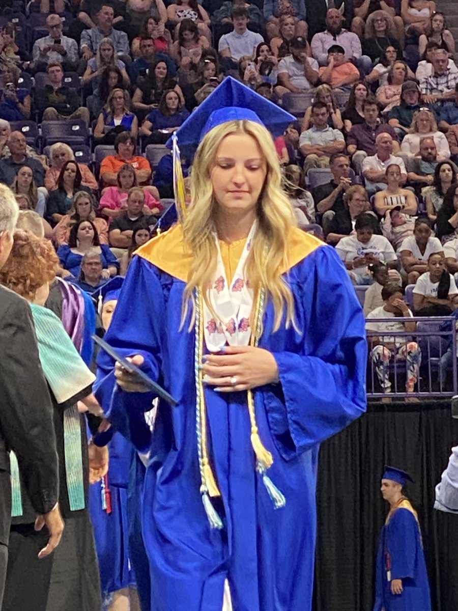 Anthuney_Donna's tweet photo. Wren High Graduation 2023 https://t.co/E5UocpkigA